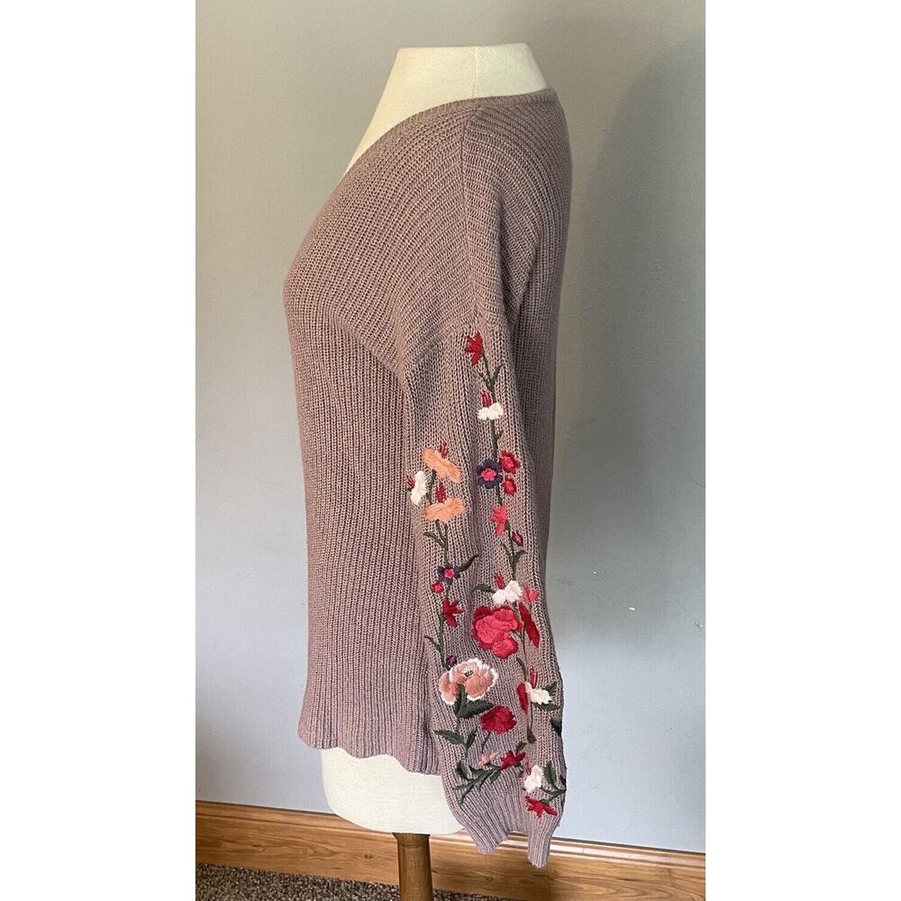 AEO American Eagle Size XS Oversized Floral Embroidered Pink Sweater Wool Blend - Picture 5 of 9